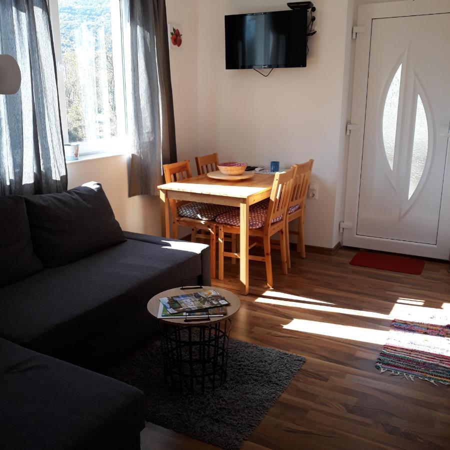 Plitvice Valley Apartments Licko Petrovo Selo Εξωτερικό φωτογραφία