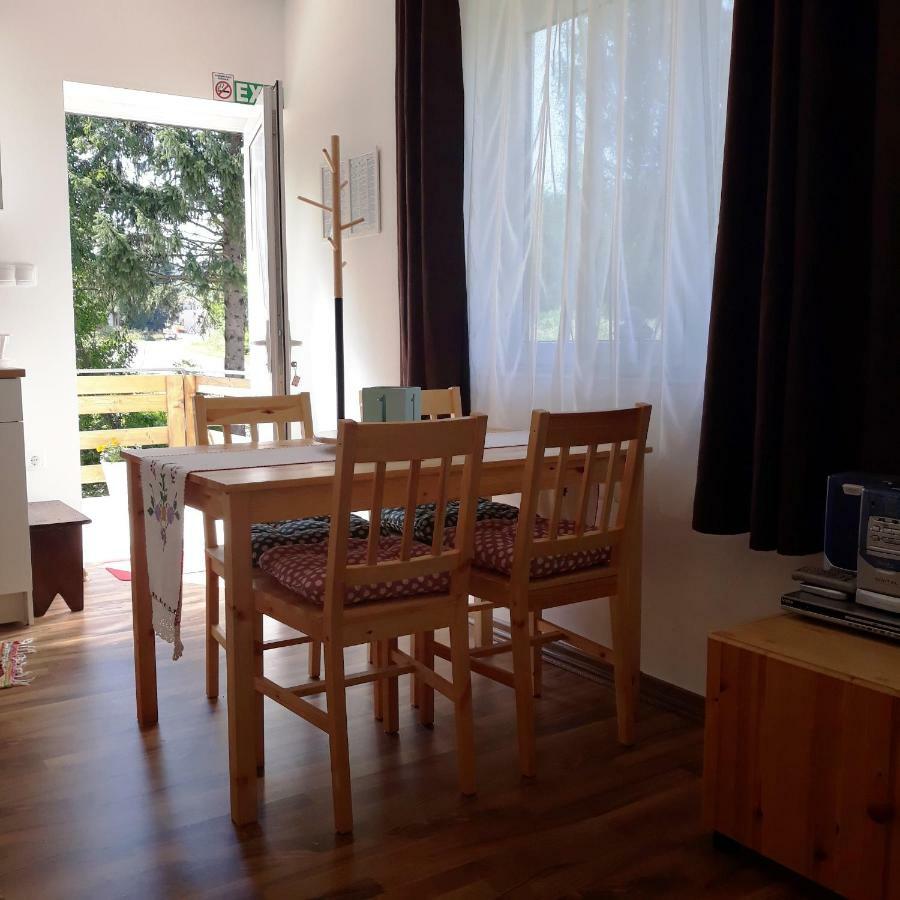 Plitvice Valley Apartments Licko Petrovo Selo Εξωτερικό φωτογραφία